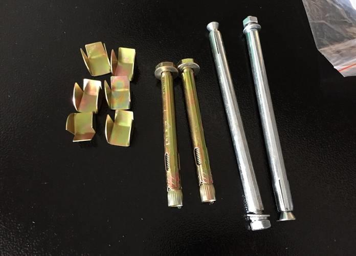 按零件清单核对紧固件与附件