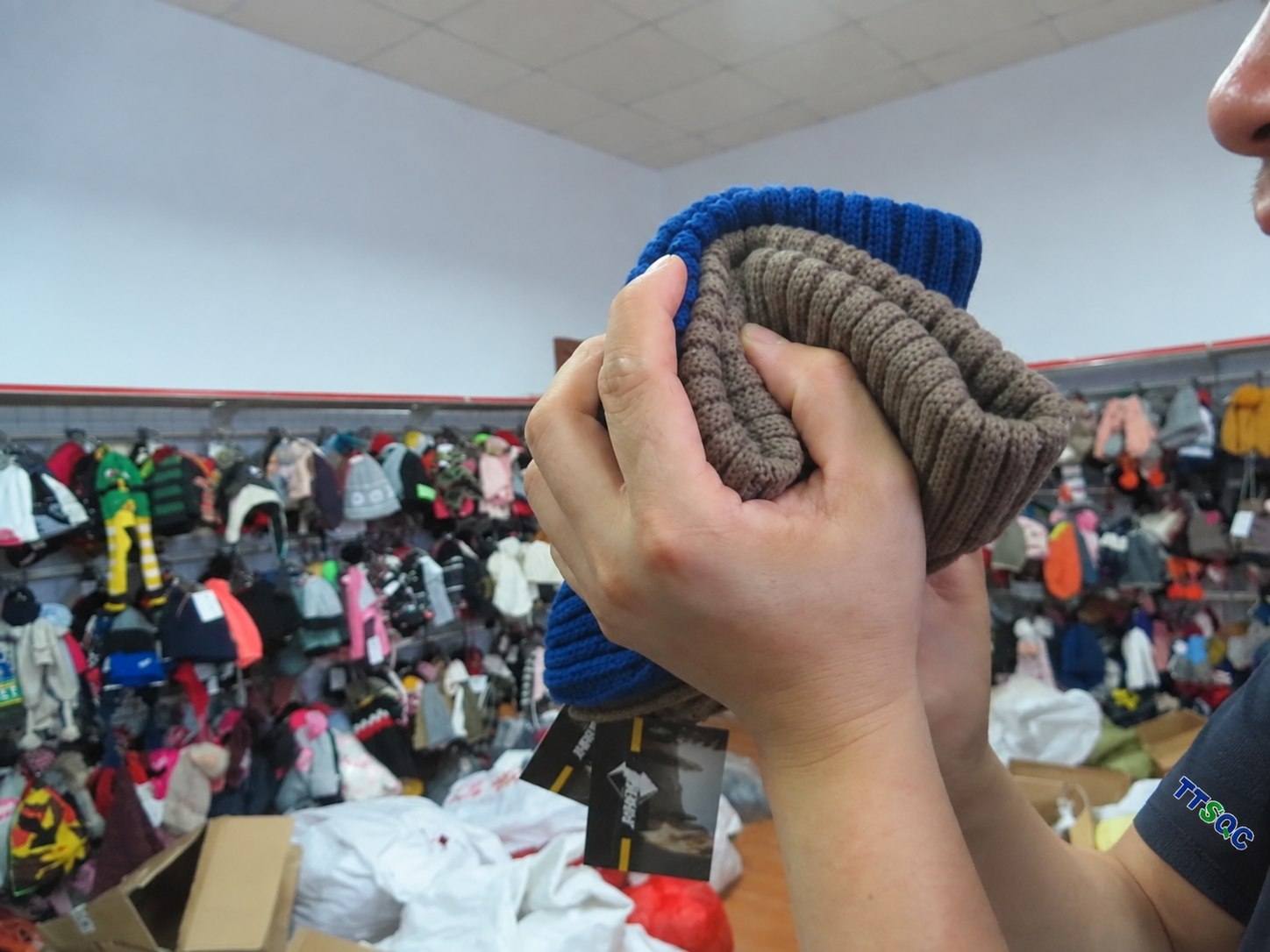 检查针织品样品